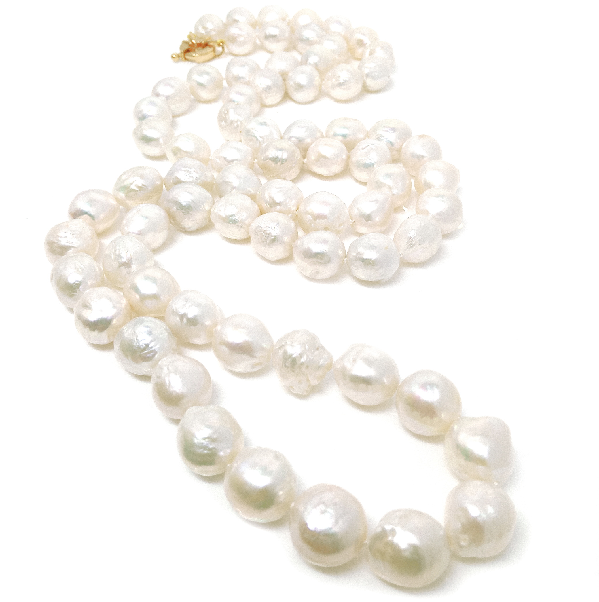 White Round Ripple Pearls Necklace